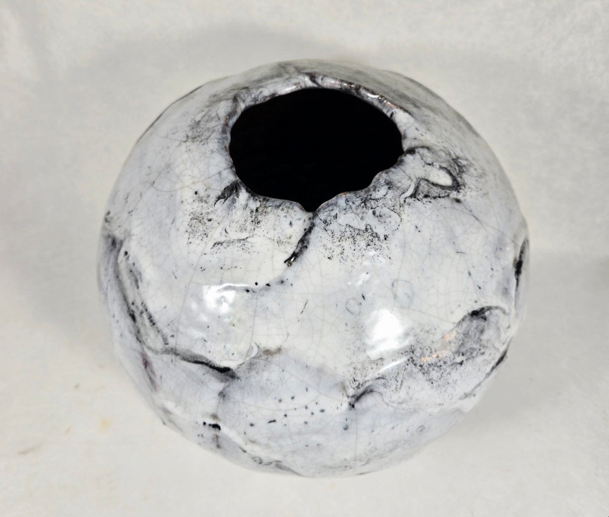 Ball Vase By Gisèle Buthod Garcon -photo-1