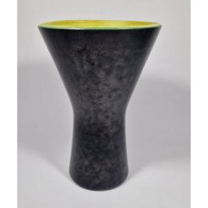 Vase en céramique de pol Chambost. 