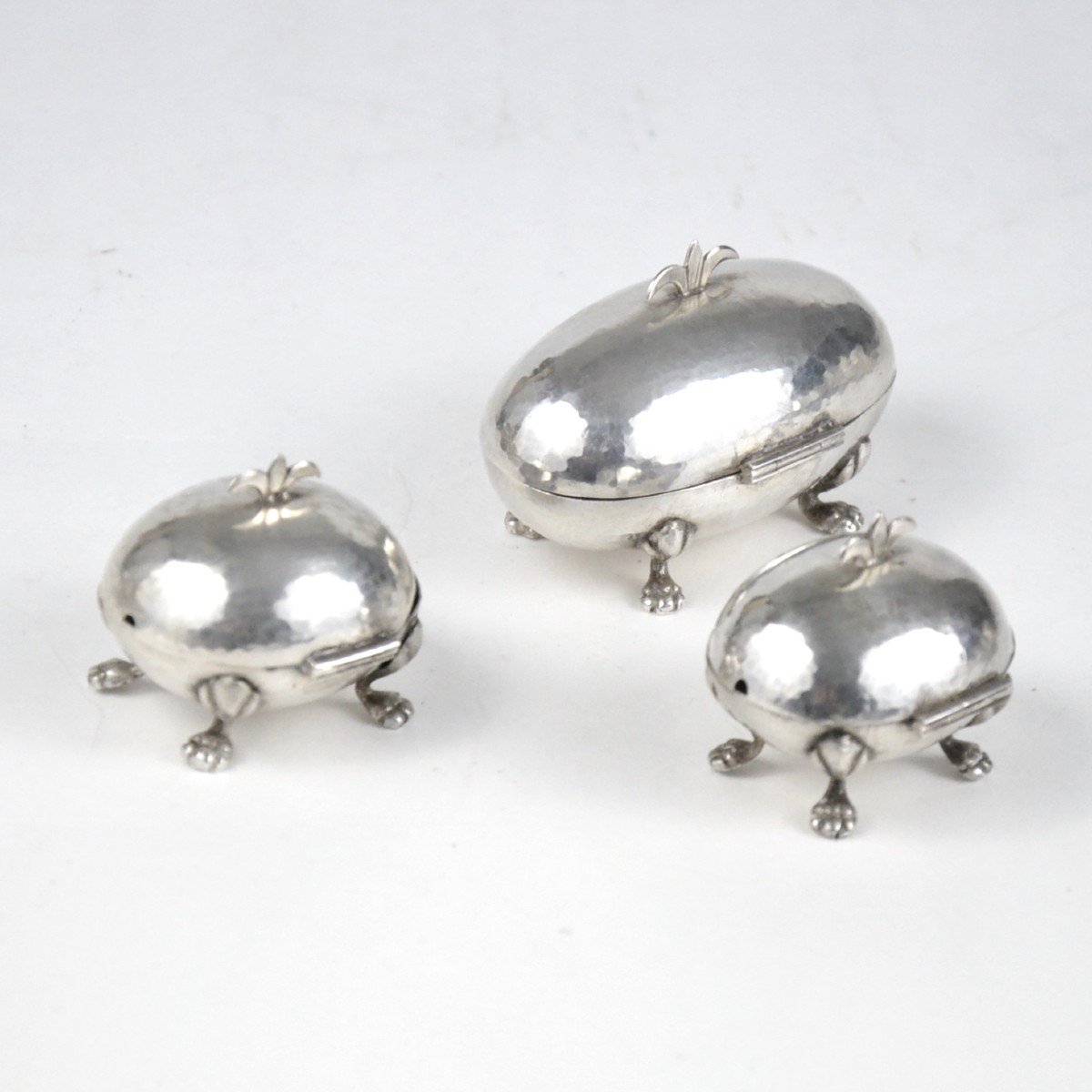 Two Mustard Pots And A Saltcellar In Sterling Silver Feet In The Shape Of Lion Paws Spain-photo-3