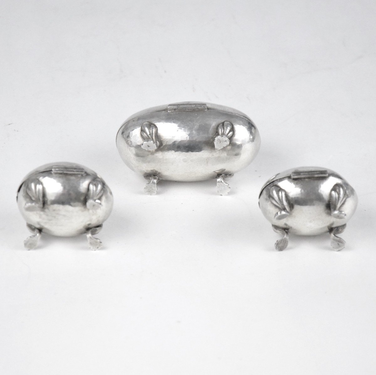 Two Mustard Pots And A Saltcellar In Sterling Silver Feet In The Shape Of Lion Paws Spain-photo-4