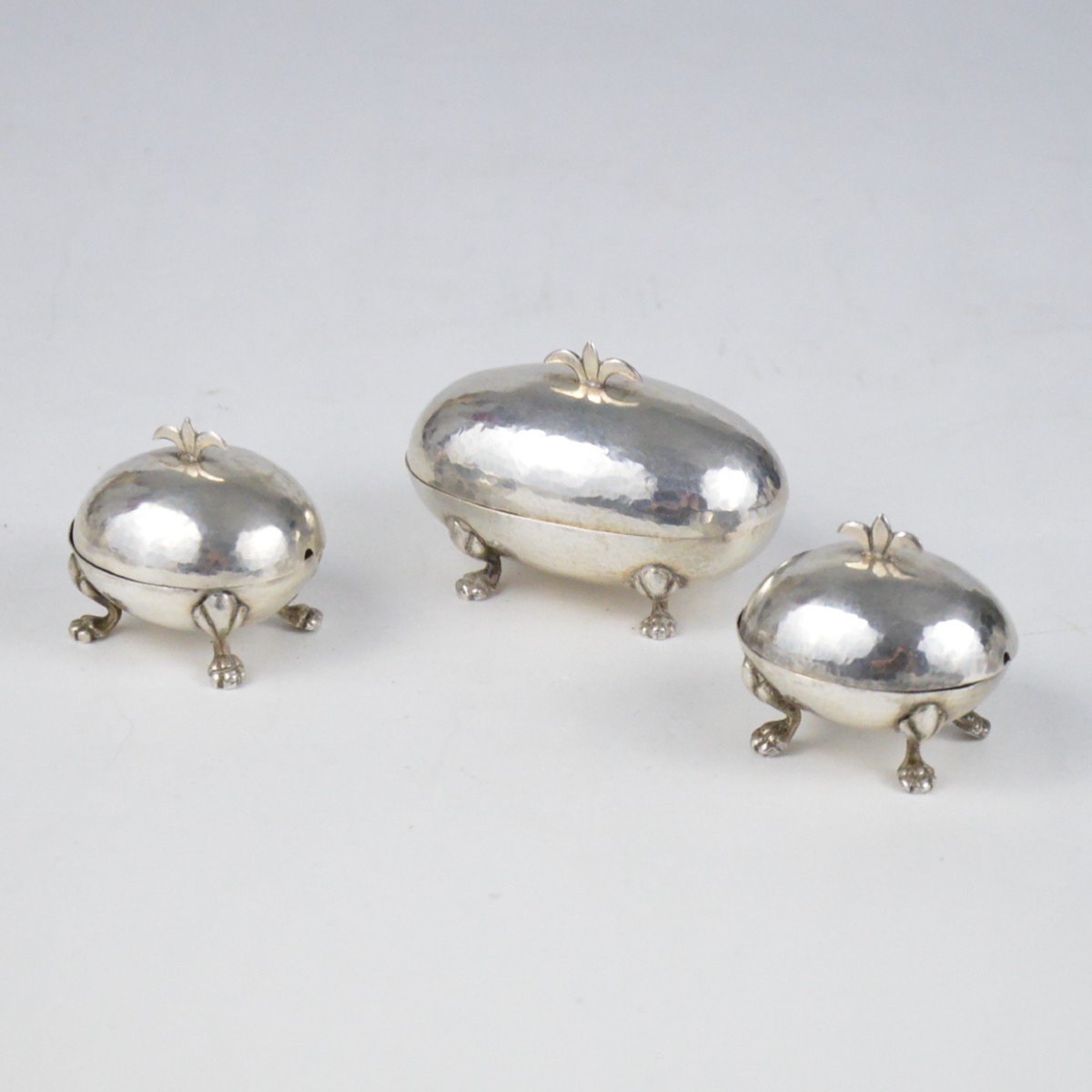 Two Mustard Pots And A Saltcellar In Sterling Silver Feet In The Shape Of Lion Paws Spain
