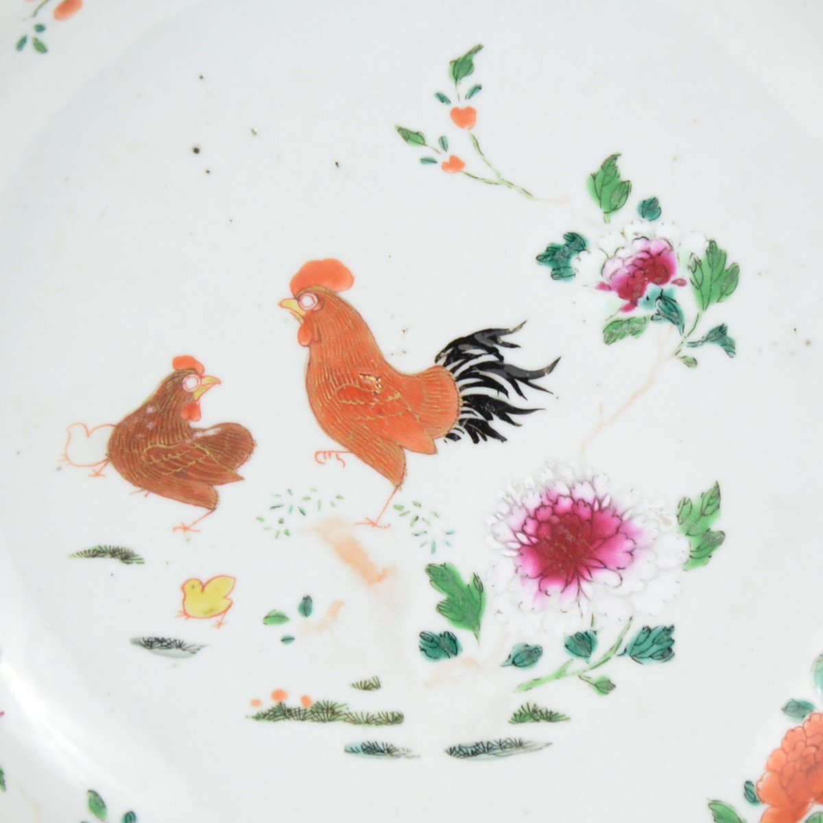 Chinese Porcelain Famille Rose Plate Guilded With Roosters, Qing Dynasty 18th Century-photo-2