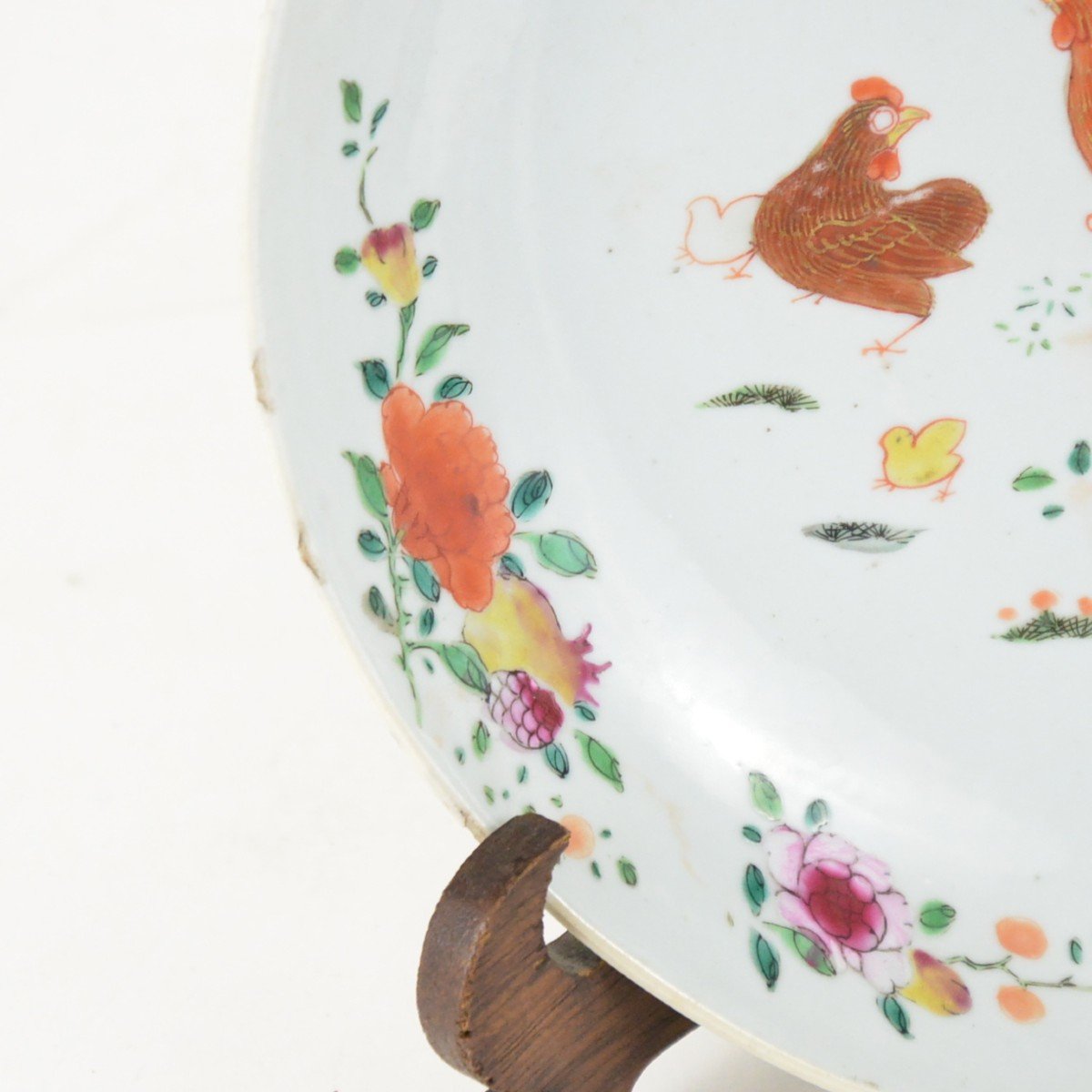Chinese Porcelain Famille Rose Plate Guilded With Roosters, Qing Dynasty 18th Century-photo-1
