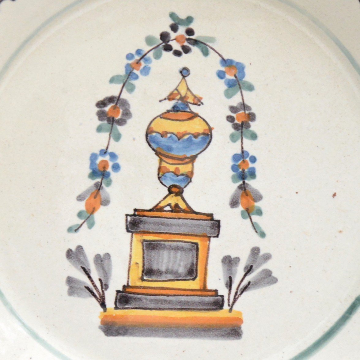 Revolutionary French Nevers Faience Plate Decorated With A Covered Vase On A Pedestal 18th Cent-photo-2