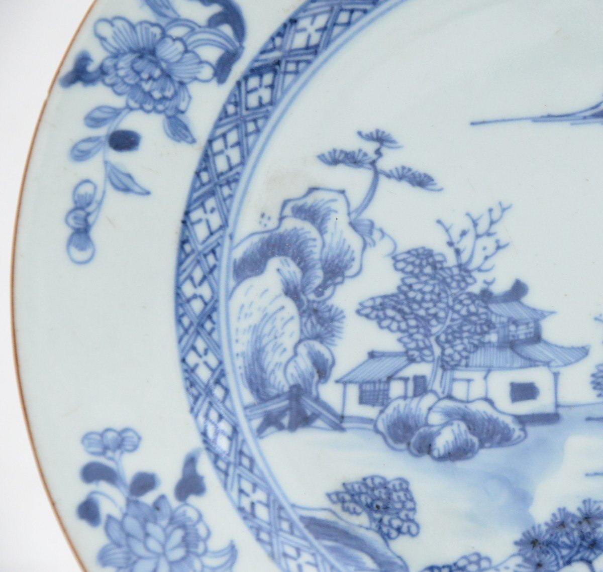 Suite Of Eight Export Chinese Porcelain Plates With Blue And White Decor 18th Century-photo-3