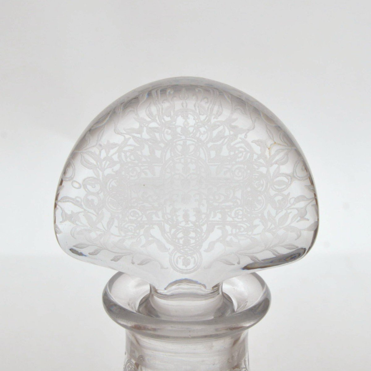 Baccarat Cut And Engraved Crystal Wine Decanter Model Rohan Gouvieux France 1940s-photo-2