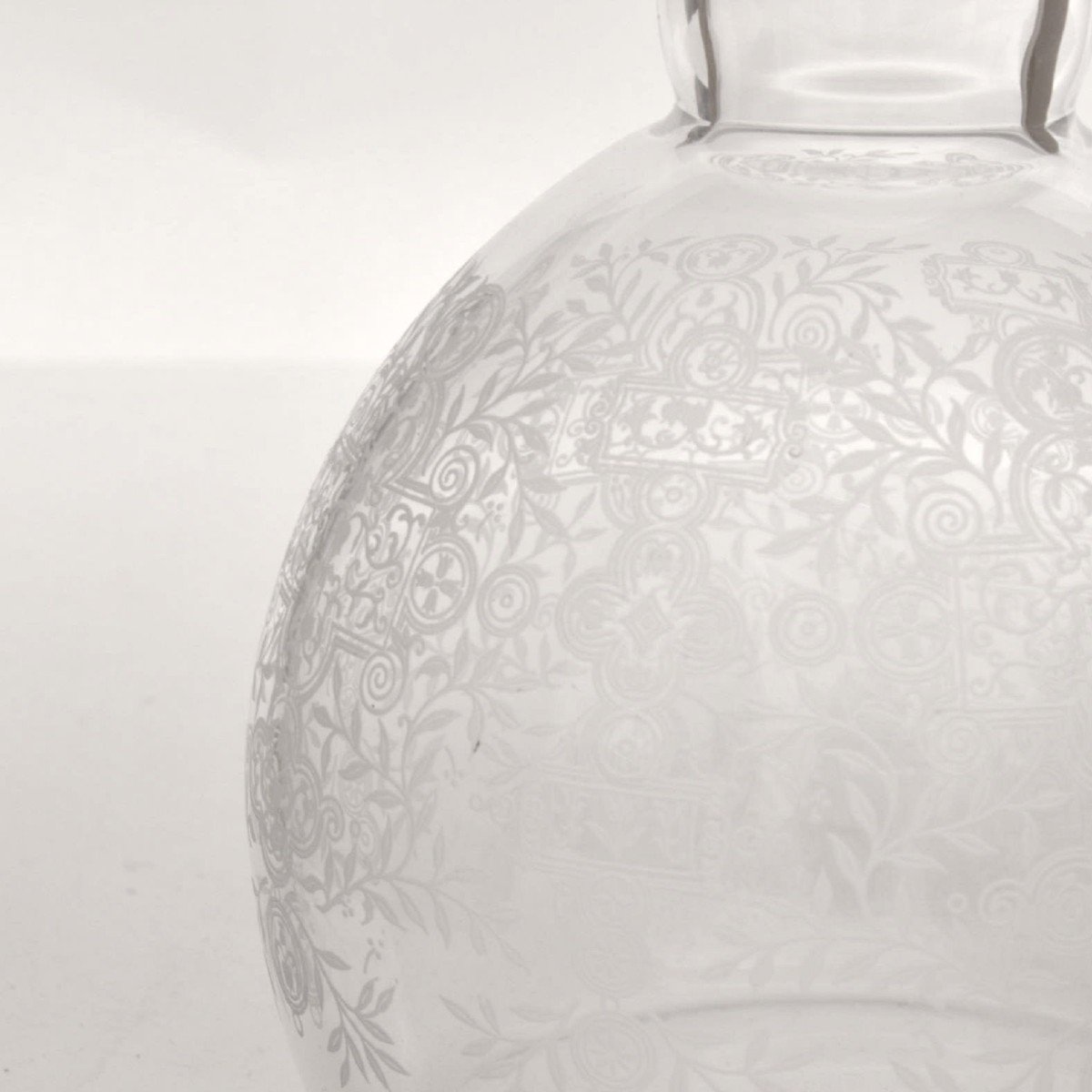 Baccarat Cut And Engraved Crystal Wine Decanter Model Rohan Gouvieux France 1940s-photo-3