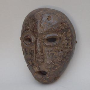 Masque Africaine En Bois Sculpté