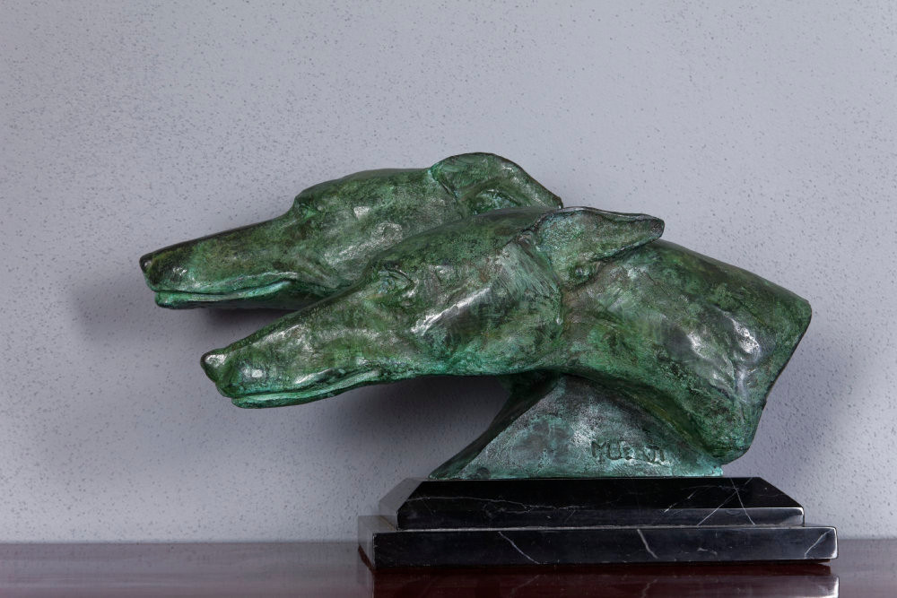 Statuette en bronze représentant deux têtes de lévriers,  ART DÉCO ca. 1920/30