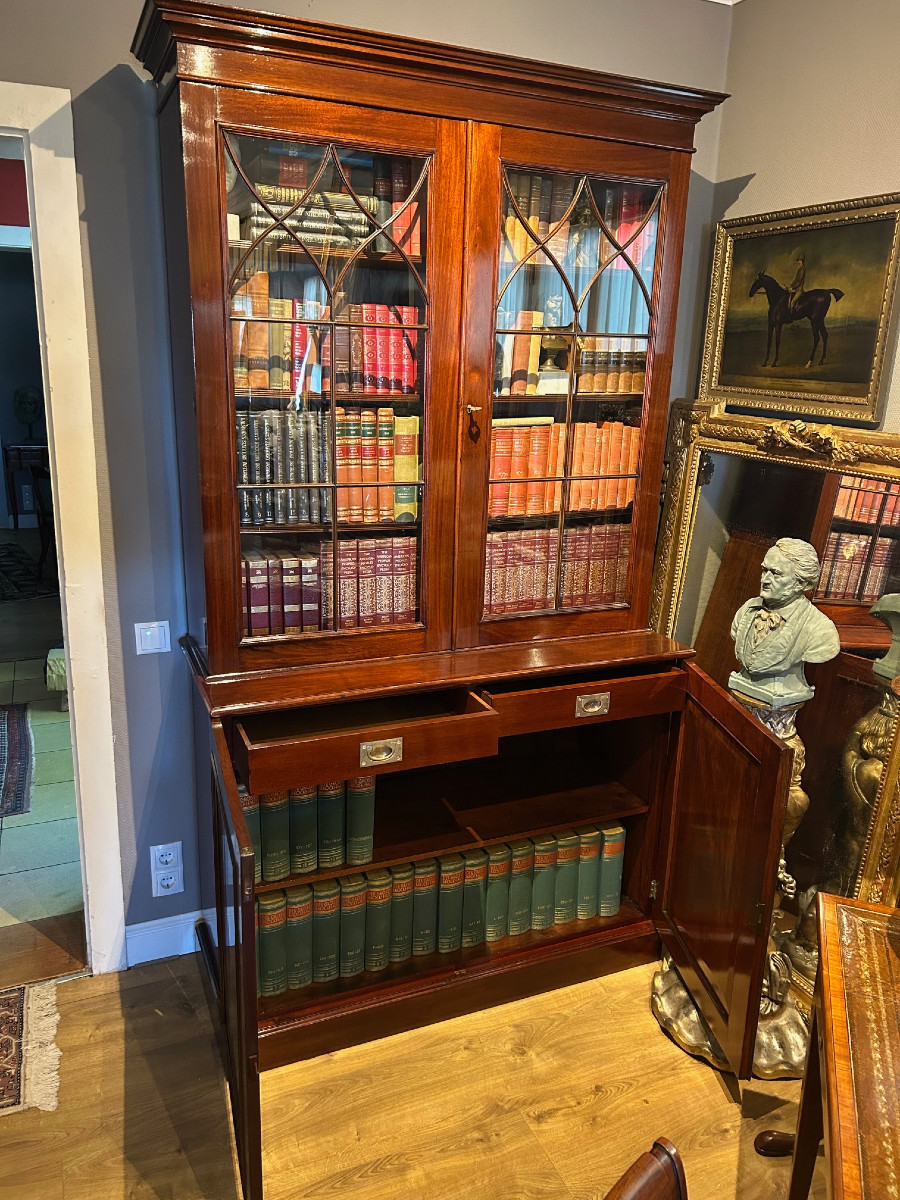 Bibliothèque deux portes en acajou de haute qualité avec deux tiroirs encastrés,  George IV-photo-2