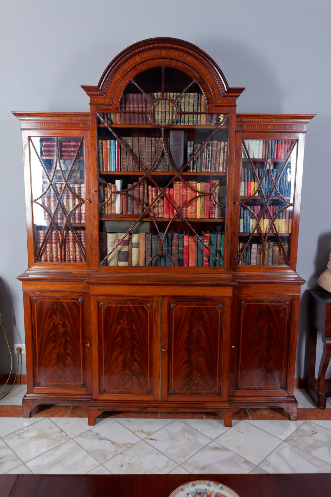 Inlaied Mahogany Dome Top Bookcase, Victorian Period-photo-2