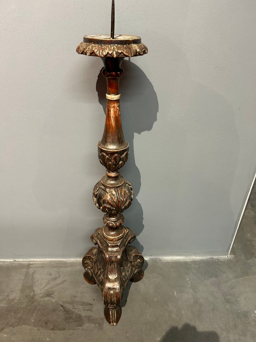 Un grand candélabre de style baroque en bois polichrome-photo-2
