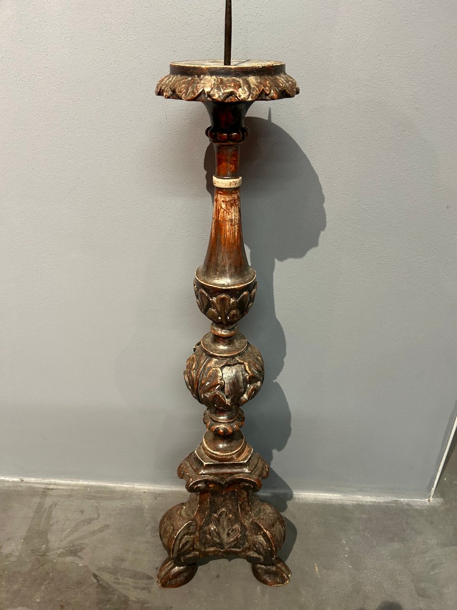 Un grand candélabre de style baroque en bois polichrome-photo-3