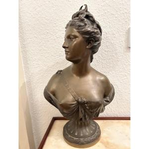 Buste de Diane en bronze, signé "HOUDON"