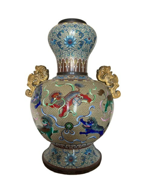 Important Chinese Cloisonné Vase With Shishi Decoration, Mid-20th Century