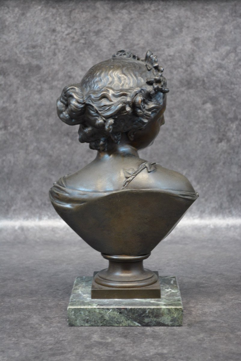 Buste d'Une Jeune Fille En Bronze-photo-1