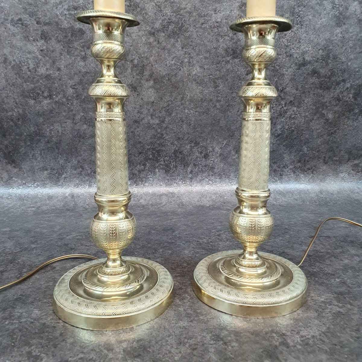 Paire De Bougeoir En Bronze Montés En Lampe-photo-2