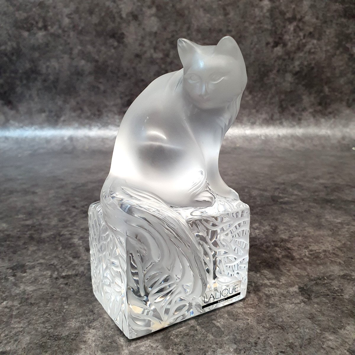 Chat Lalique