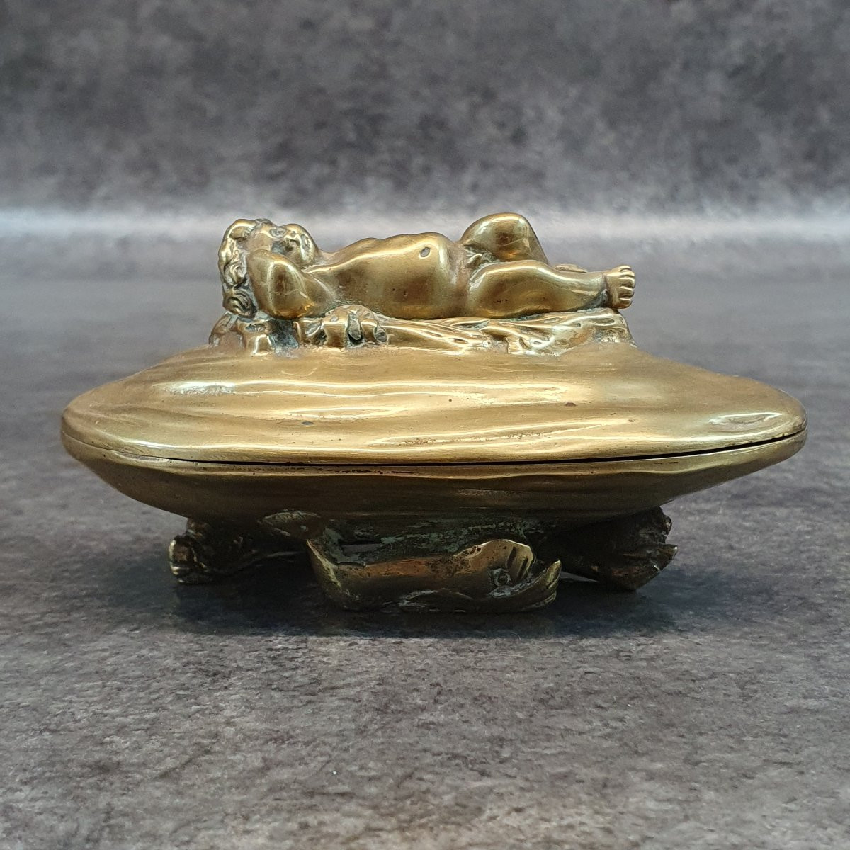 Boite Chérubin Nu En Bronze Sur Un Coquillage-photo-3