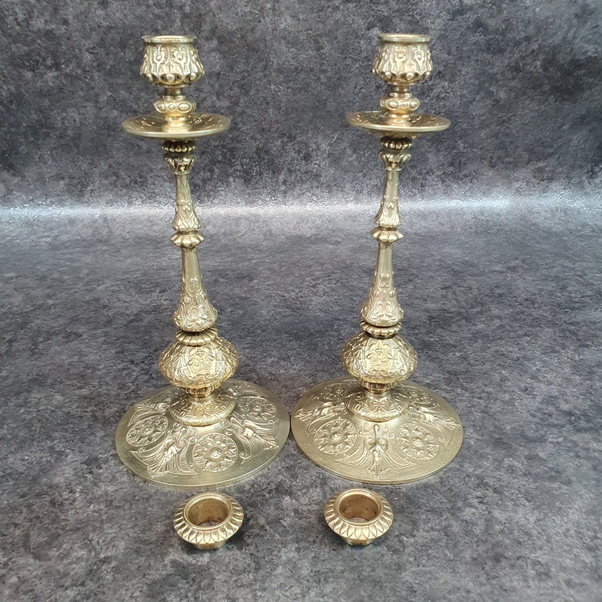 Pair Of Bronze Candlesticks With Stilt Decor-photo-4