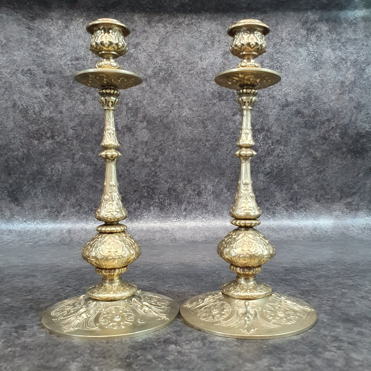 Pair Of Bronze Candlesticks With Stilt Decor-photo-5