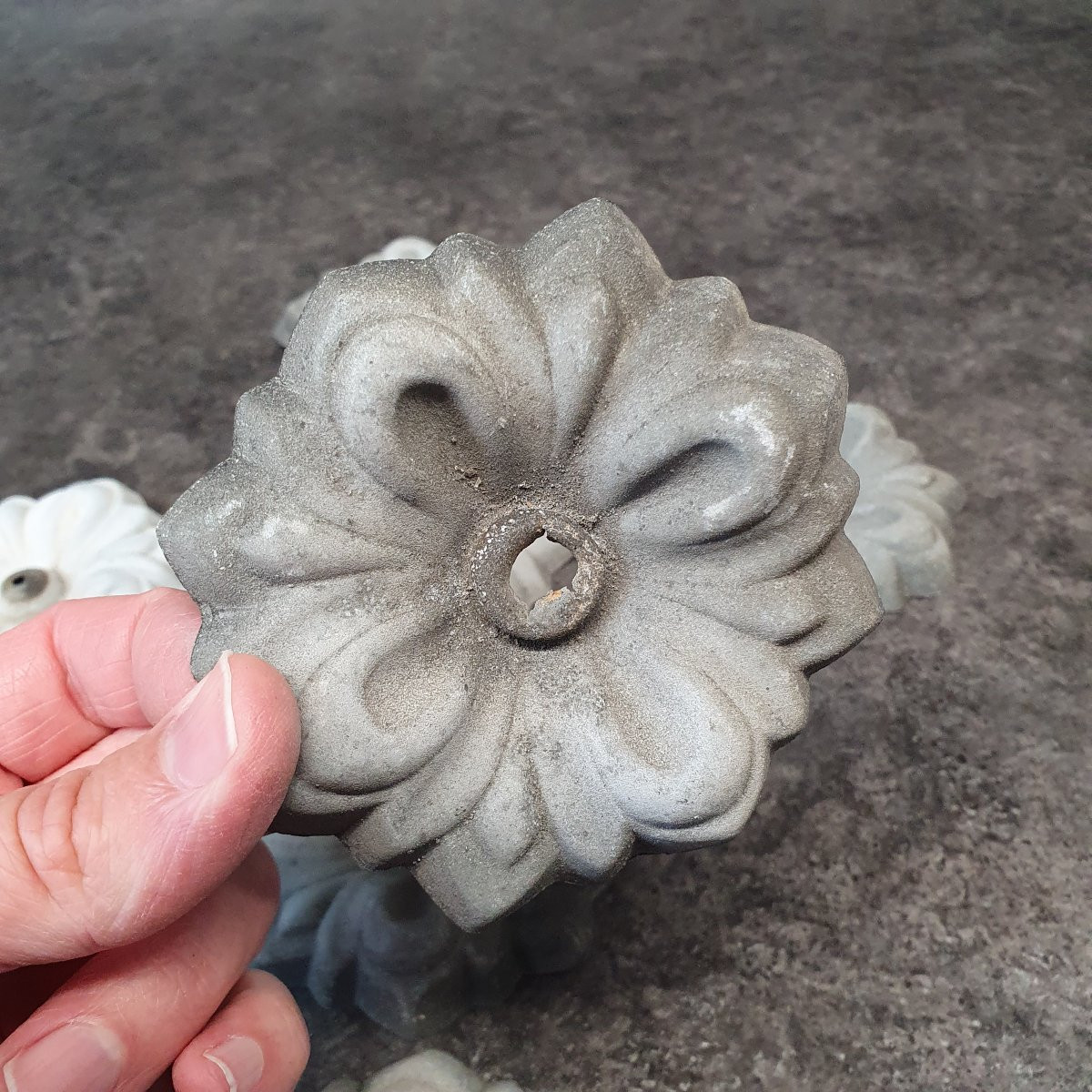 Set Of 10 Zinc Rosettes For Decoration-photo-8