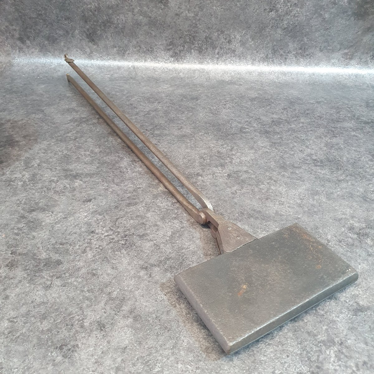Gothic Waffle Iron With The Virgin -photo-4