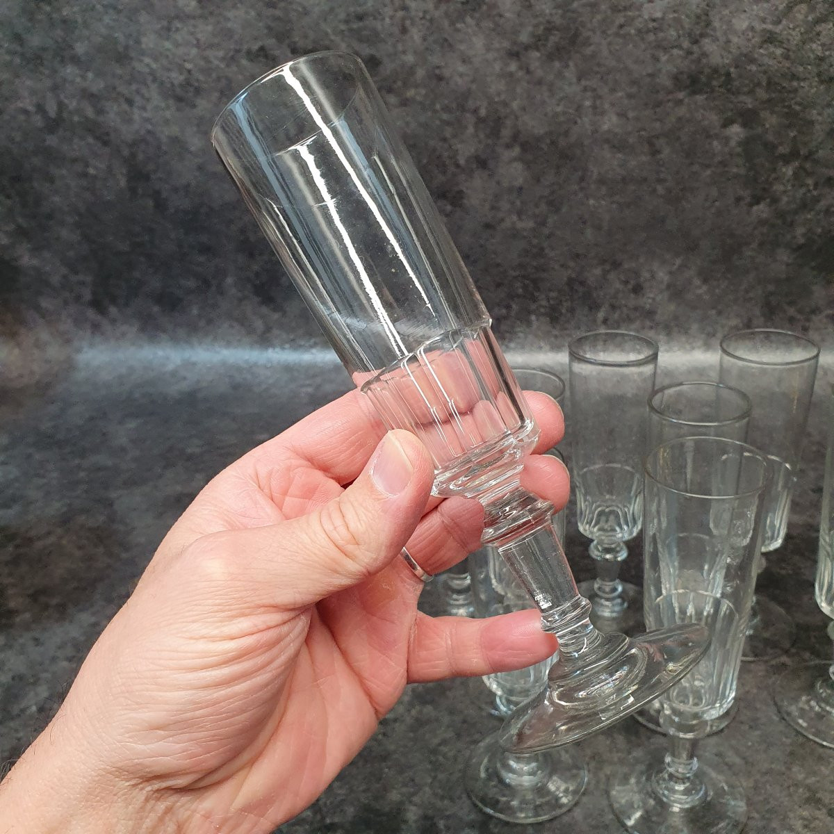 9 Champagne Flutes-photo-3