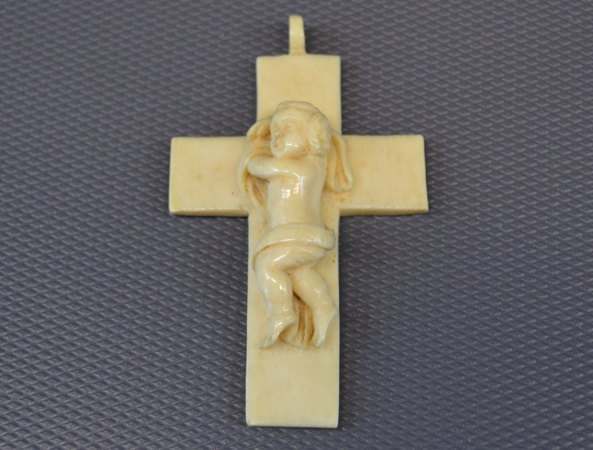 Pendentif Enfant Jesus Sur La Croix XIX Eme