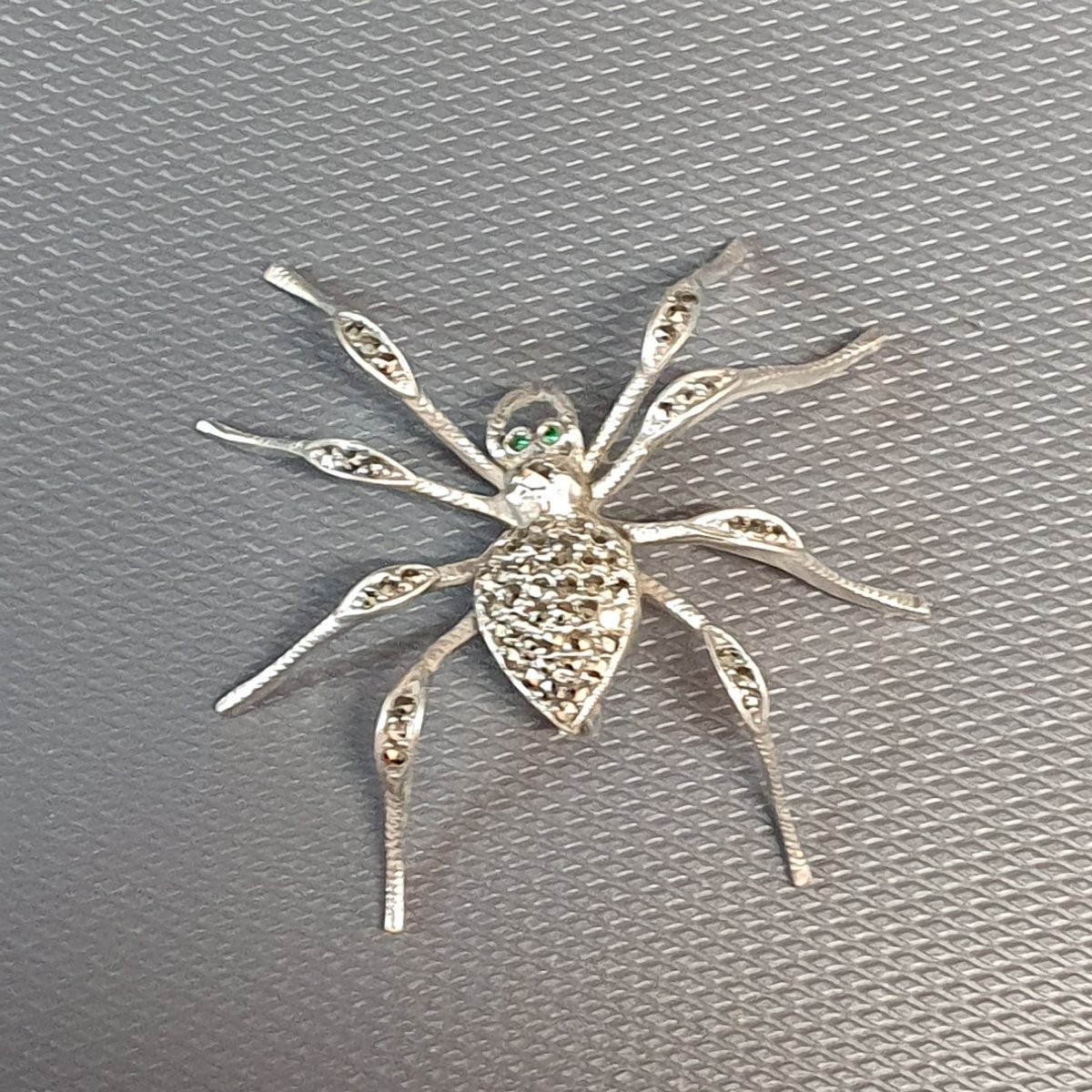 Broche araignée en argent et marcassites-photo-1
