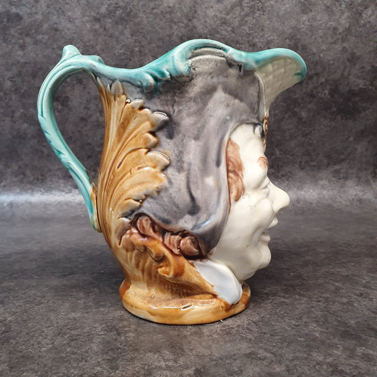 Pichet en barbotine d'onnaing le fou du roi-photo-3