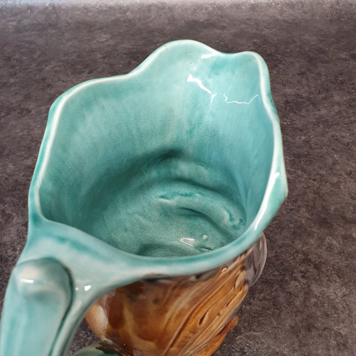 Pichet en barbotine d'onnaing le fou du roi-photo-1