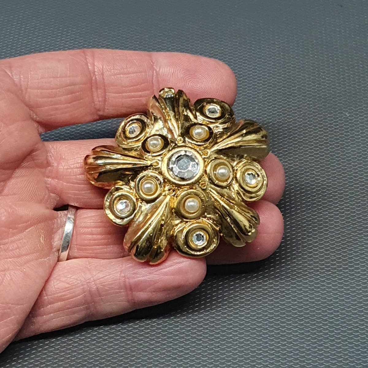 Jacky Brooch From G-photo-2