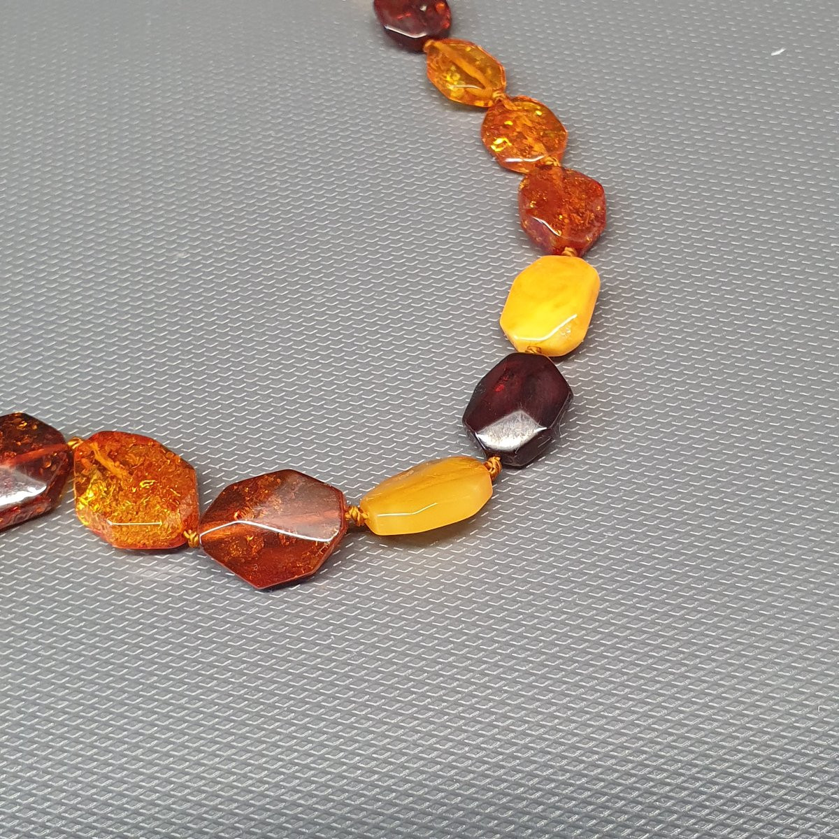 collier en ambre -photo-1