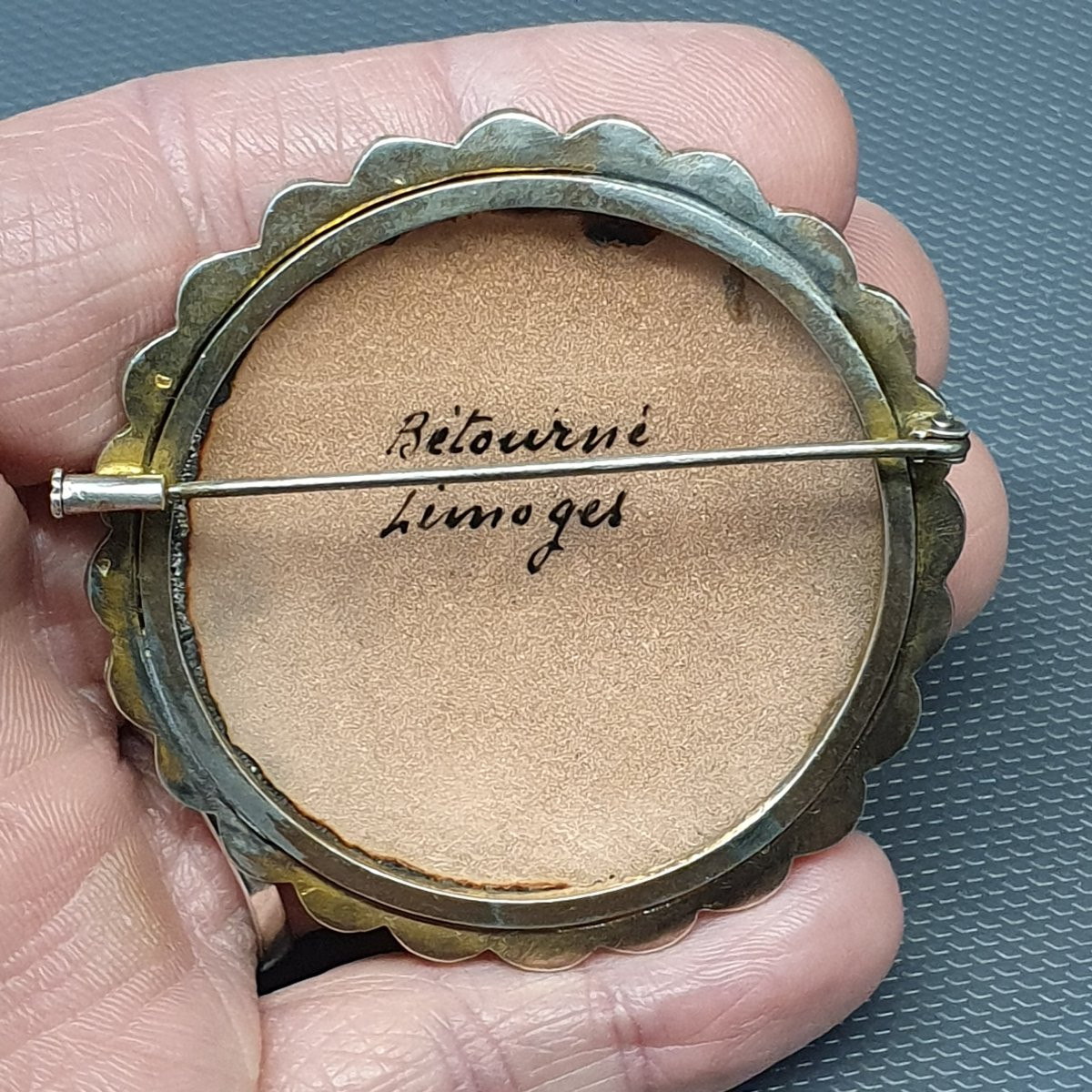 Broche en émaux sur cuivre de limoges Bétourné-photo-2