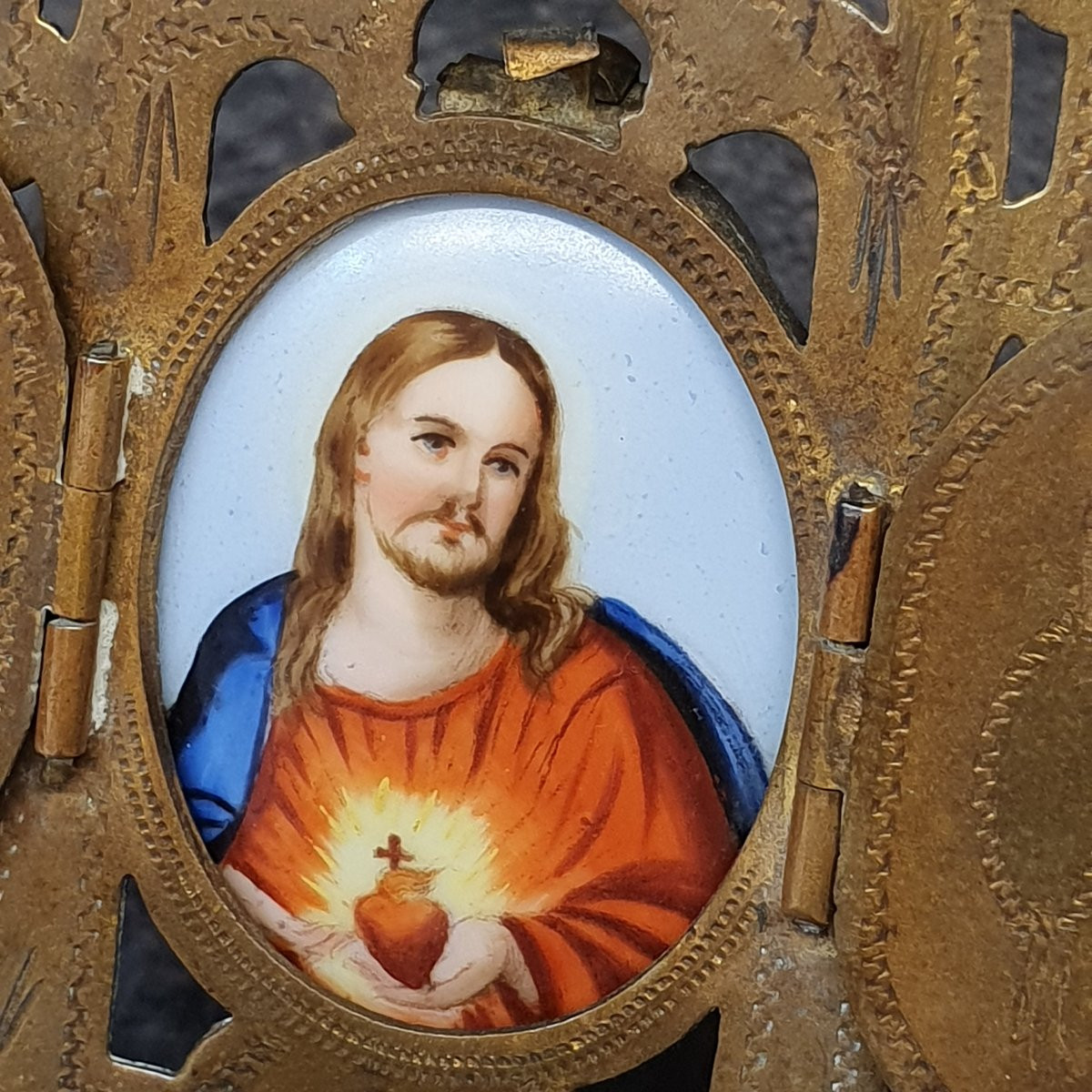 relique à poser christ en porcelaine-photo-1