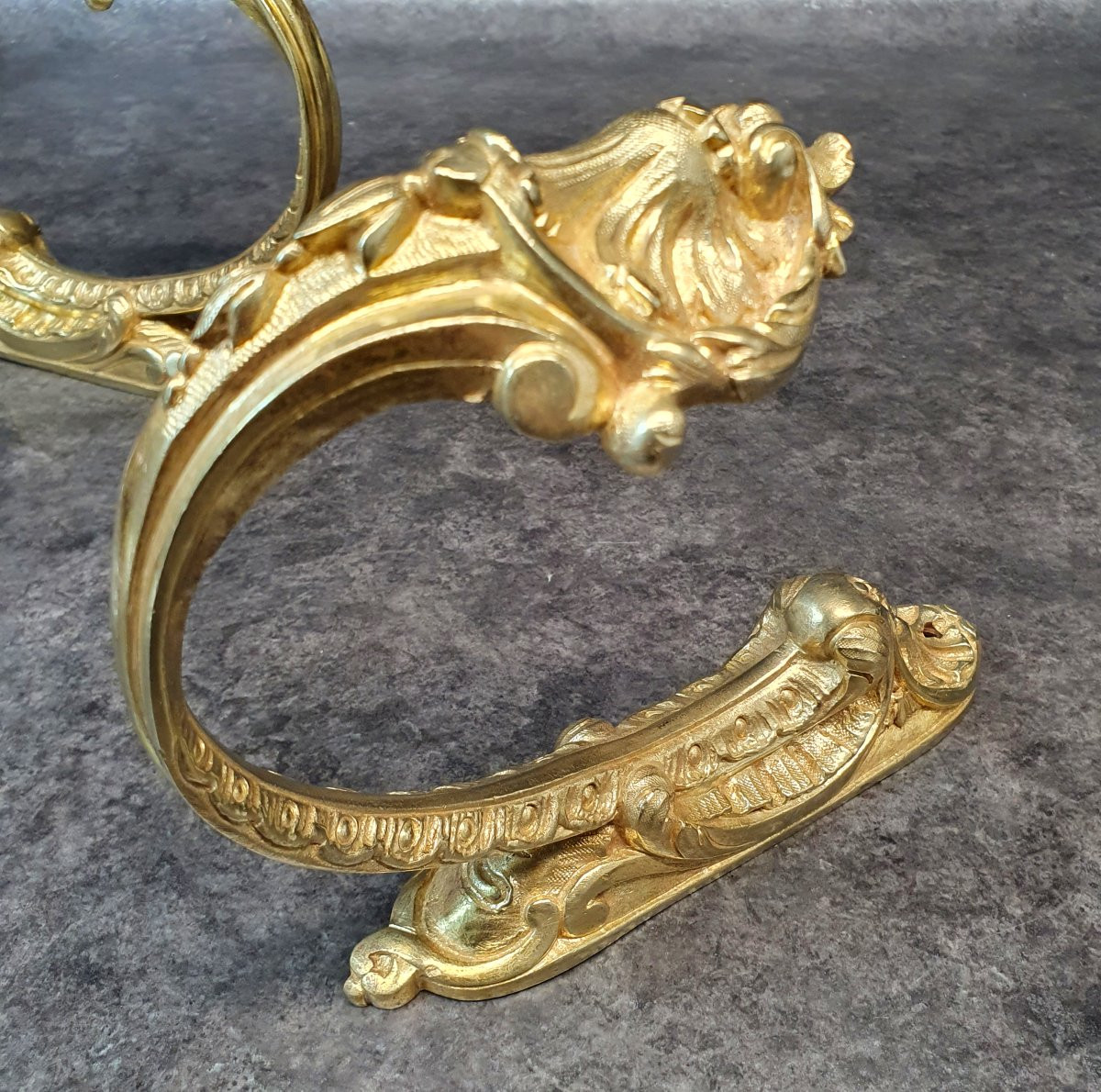 Pair Of Bronze Kissers-photo-4