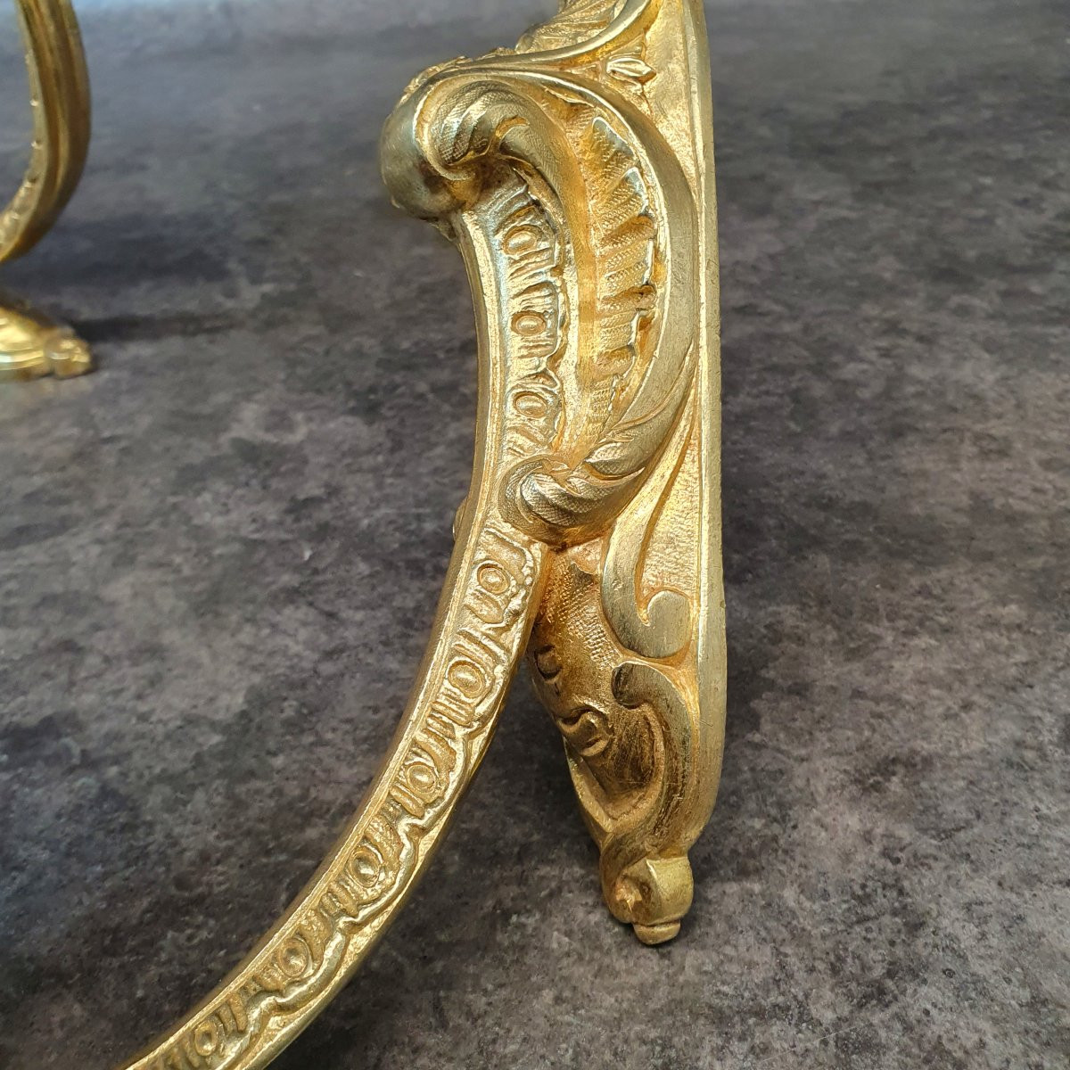 Pair Of Bronze Kissers-photo-3