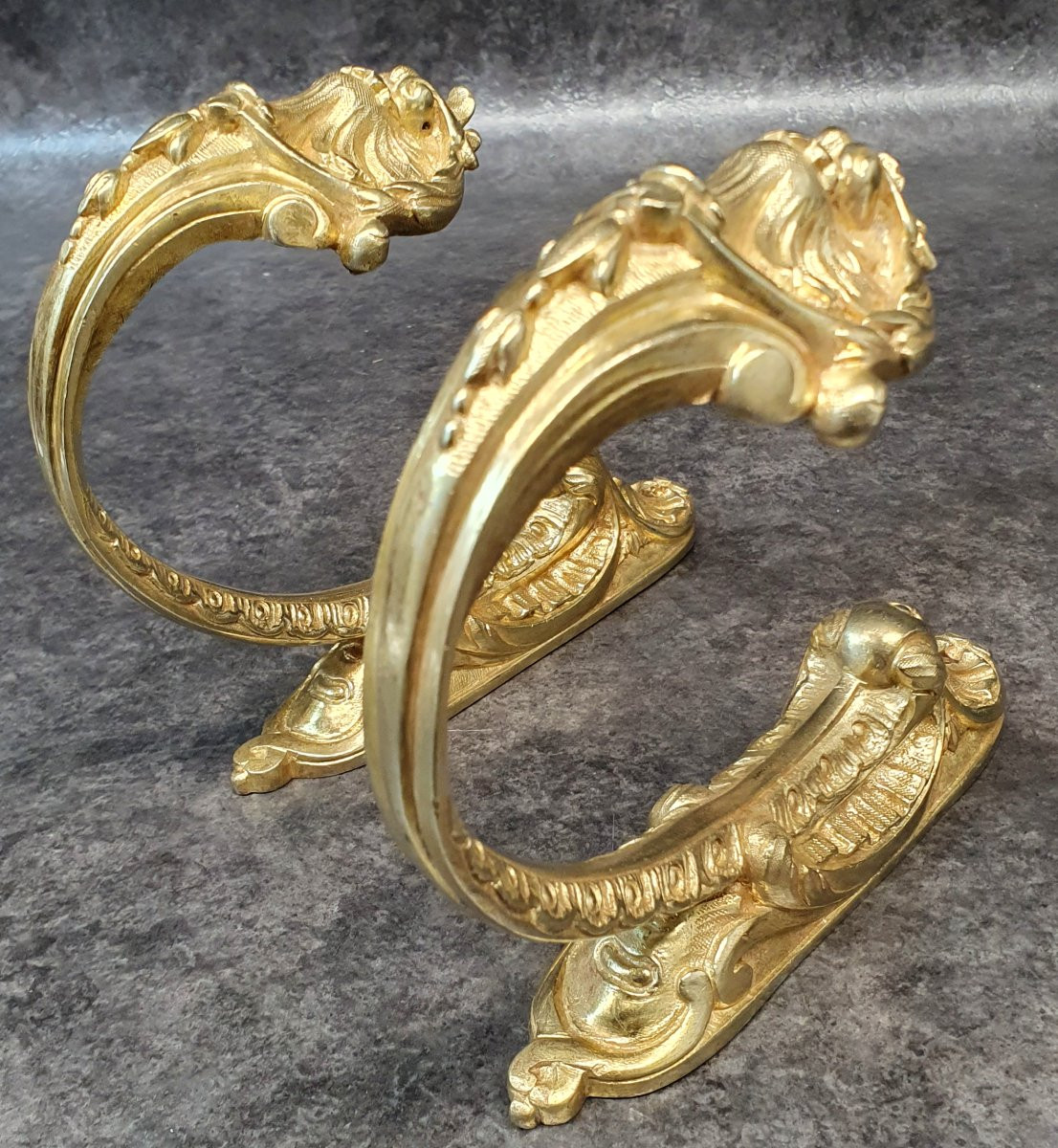 Pair Of Bronze Kissers-photo-6