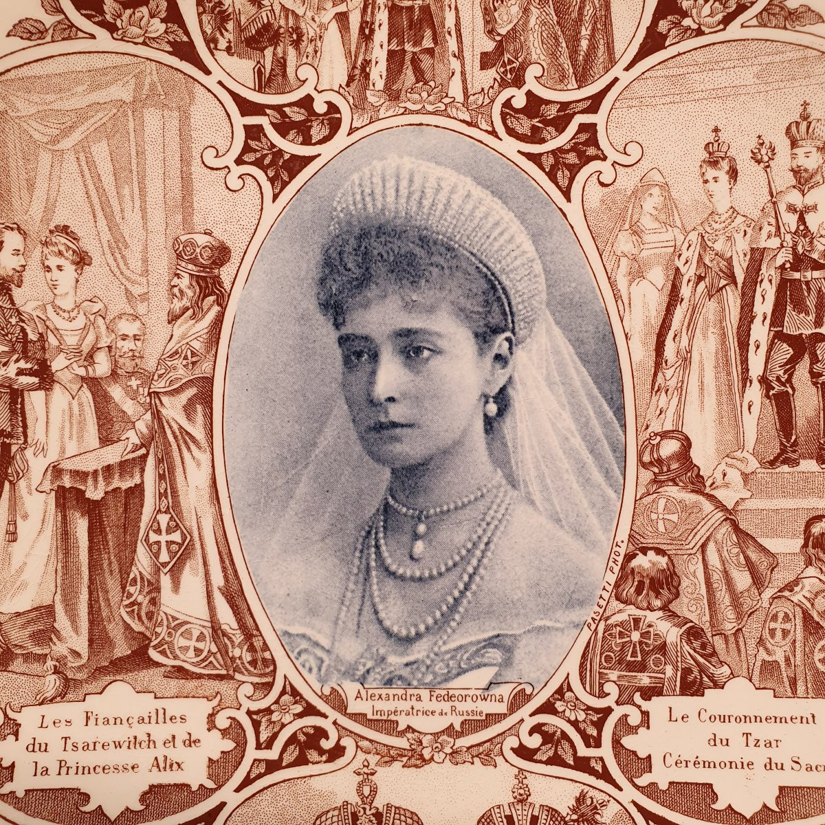 Paire d'assiettes Sarreguemines Nicolas II et Alexandra - empereur de Russie-photo-3