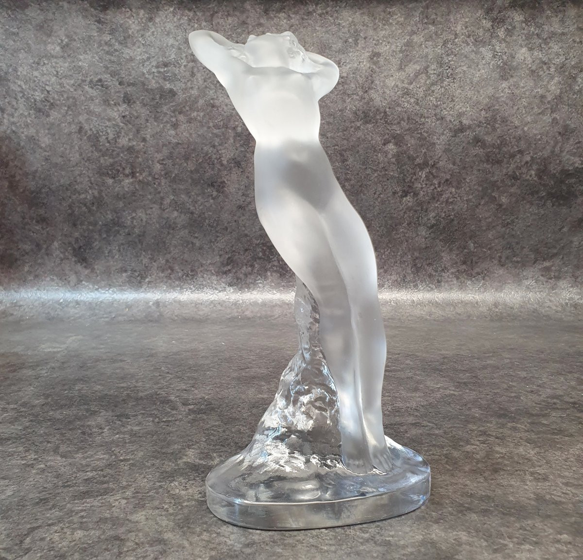 LALIQUE - Statuette "Danseuse aux bras levés "-photo-2