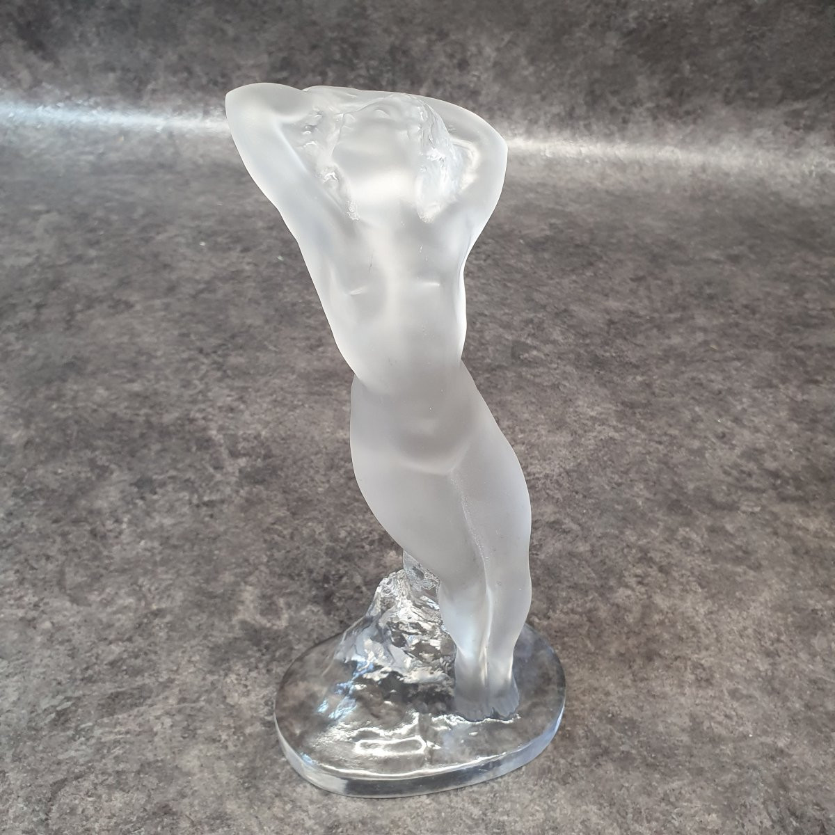 LALIQUE - Statuette "Danseuse aux bras levés "-photo-3