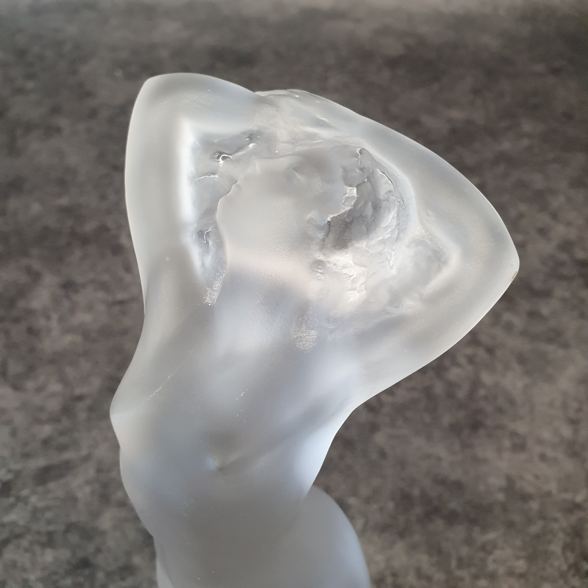 LALIQUE - Statuette "Danseuse aux bras levés "