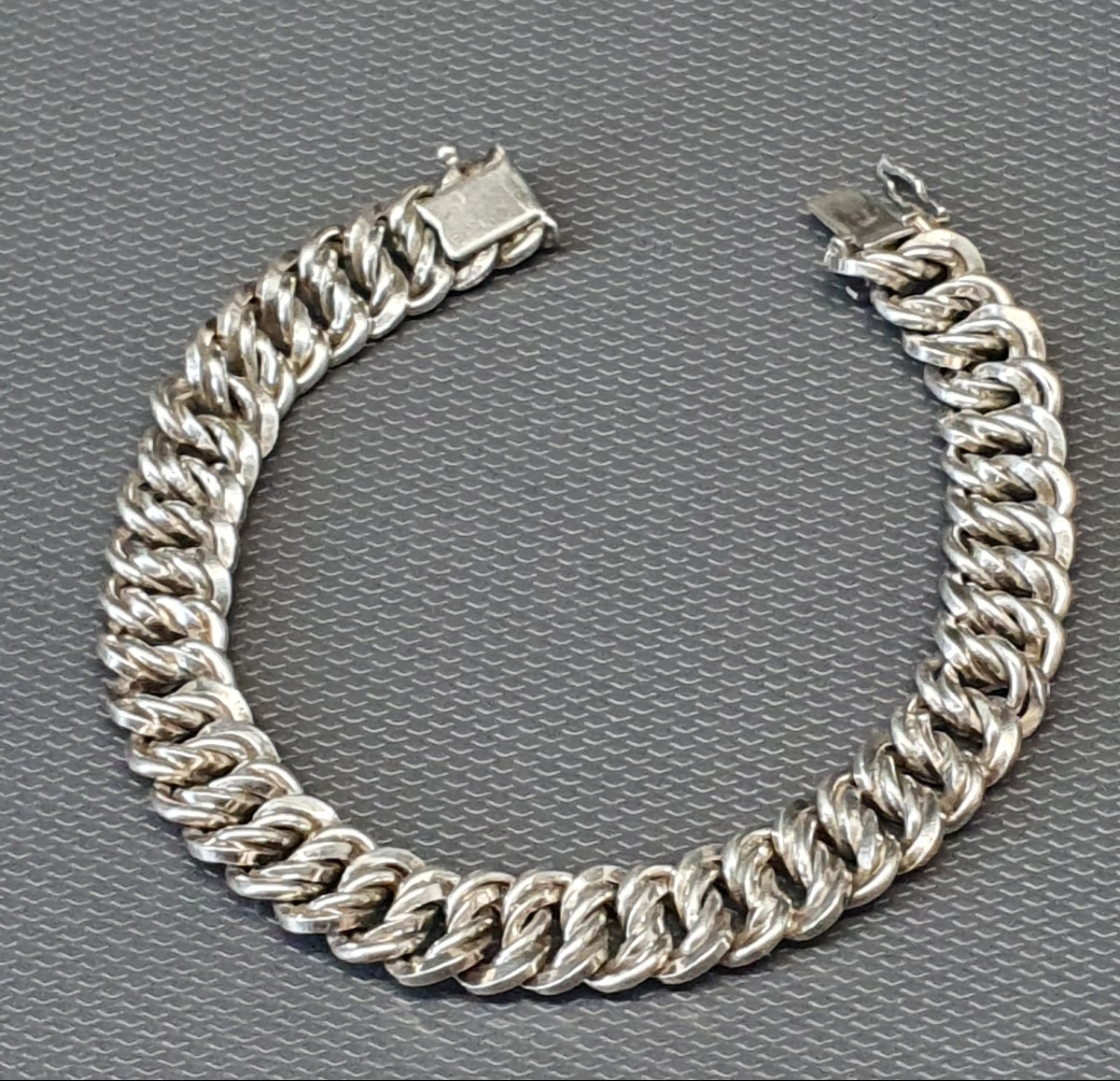 American Silver Mesh Bracelet-photo-1