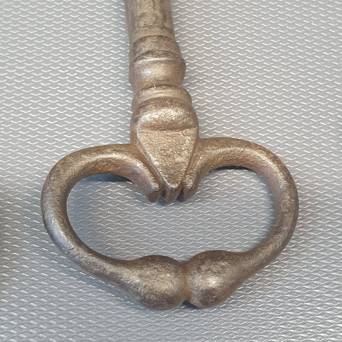 Set Of 4 18th - 19th Century Iron Keys-photo-6