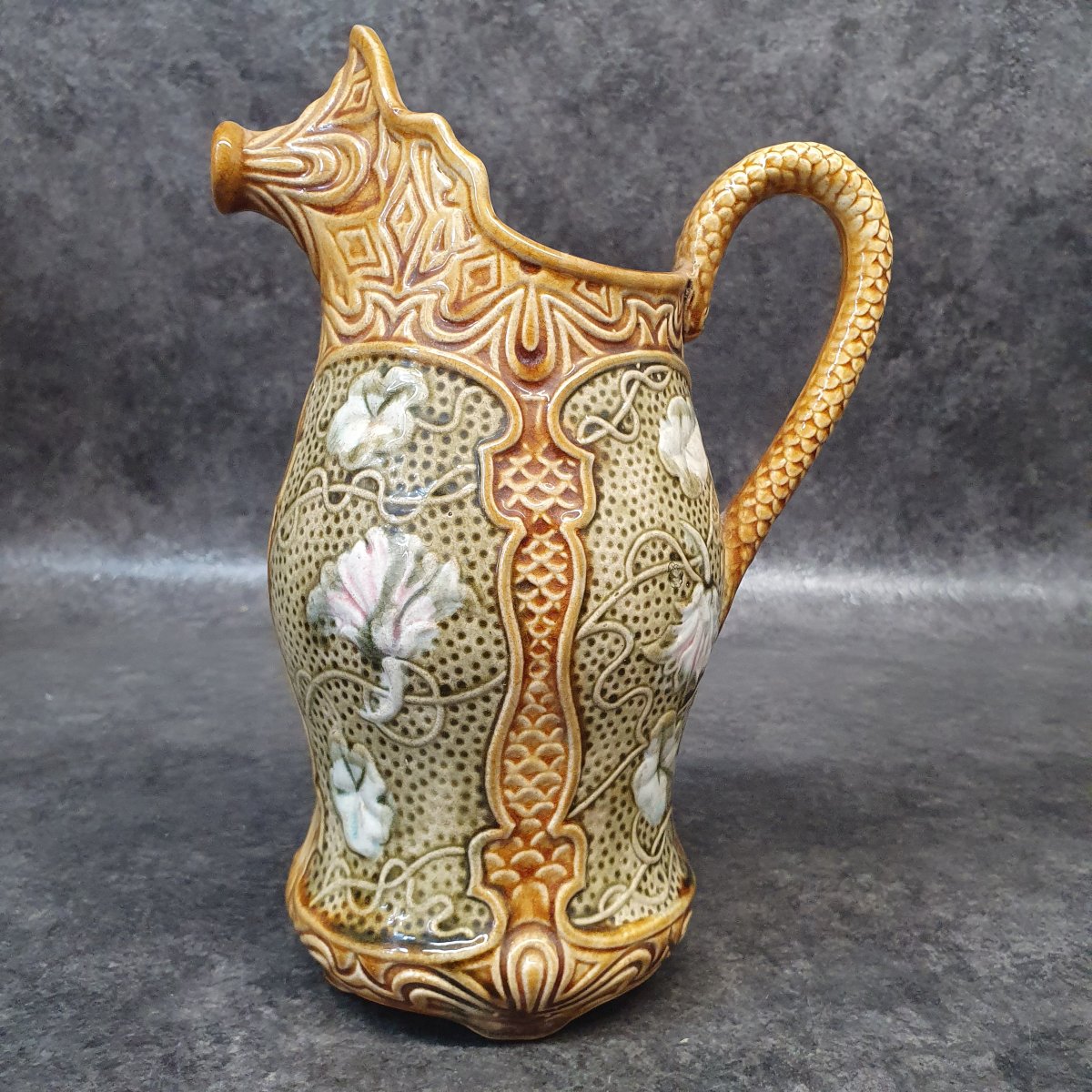 "liseron Onnaing" Slip-cast Pitcher-photo-2