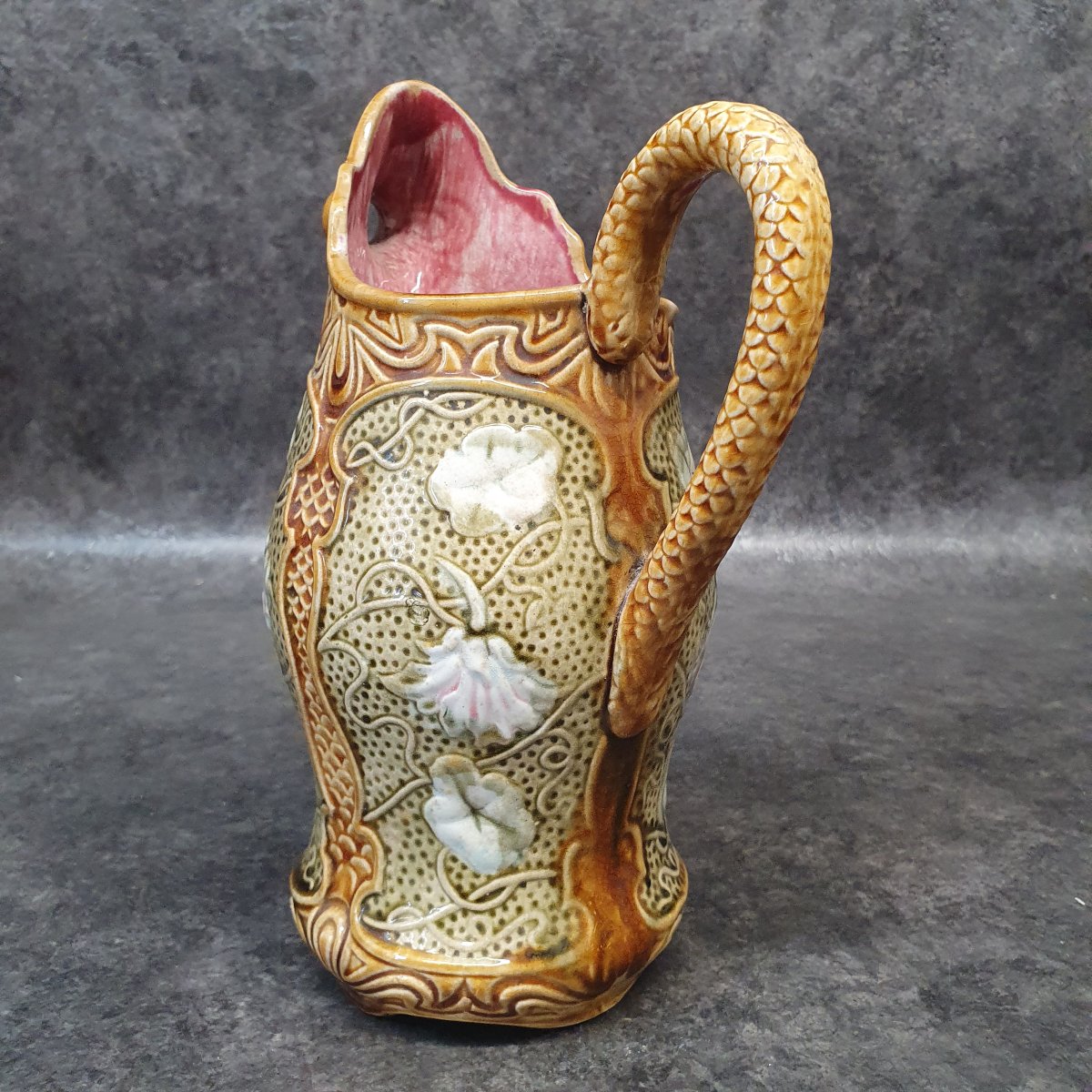 "liseron Onnaing" Slip-cast Pitcher-photo-3