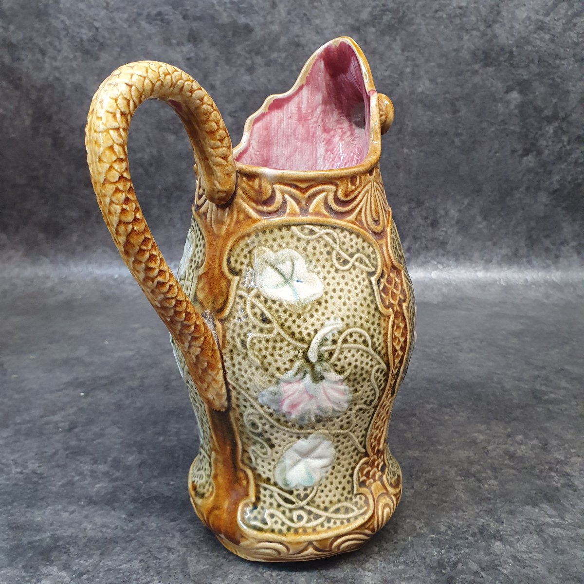 "liseron Onnaing" Slip-cast Pitcher-photo-4