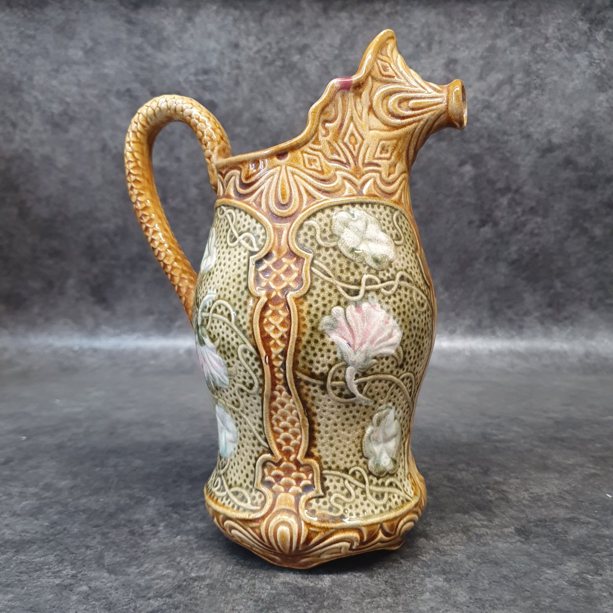 "liseron Onnaing" Slip-cast Pitcher