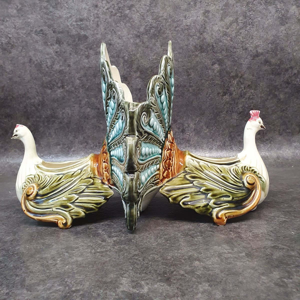 Peacock-patterned Slurry Centerpiece-photo-2